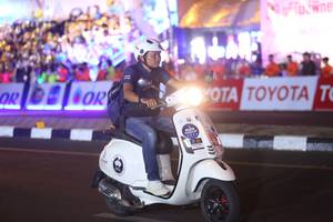 BIB: 
                            <button type="button" onclick="openModal(23042500)" class="btn btn-primary btn-sm float-right btn-popup" data-toggle="modal" data-target=".modal-high-quality">
                        <i class="fas fa-shopping-cart"></i> Add to Cart
                    </button>
                                            <button type="button" onclick="isThisMe(23042500, true)" class="btn btn-success btn-sm float-right btn-popup btn-isme hidden" data-toggle="tooltip" data-placement="bottom" title="นี่คือรูปของคุณใช่ไหม คลิกที่นี่เพื่อเอาเข้าอัลบั้ม">
                        <i class="fas fa-plus"></i> Add to album
                    </button>
                    <button type="button" onclick="isThisMe(23042500, false)" class="btn btn-warning btn-sm float-right btn-popup btn-isnotme hidden">
                        <i class="fas fa-ban"></i> Remove from album
                    </button>